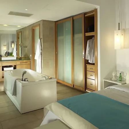 Hotel Petasos Chic